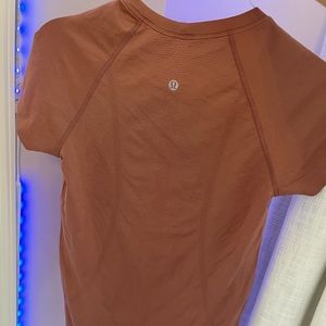 lululemon shirt size 4
